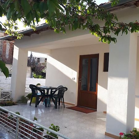 Bona'S Home Tushemisht Exterior foto